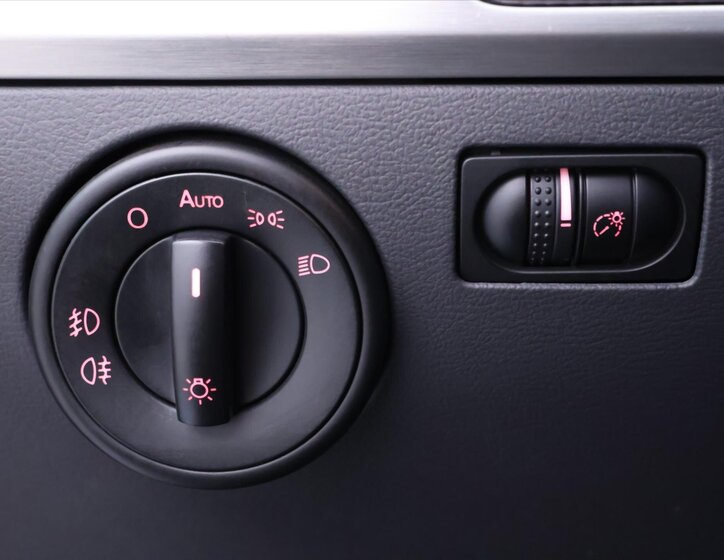 Volkswagen Touareg SUV / Terénní 3,0 l 176 kw