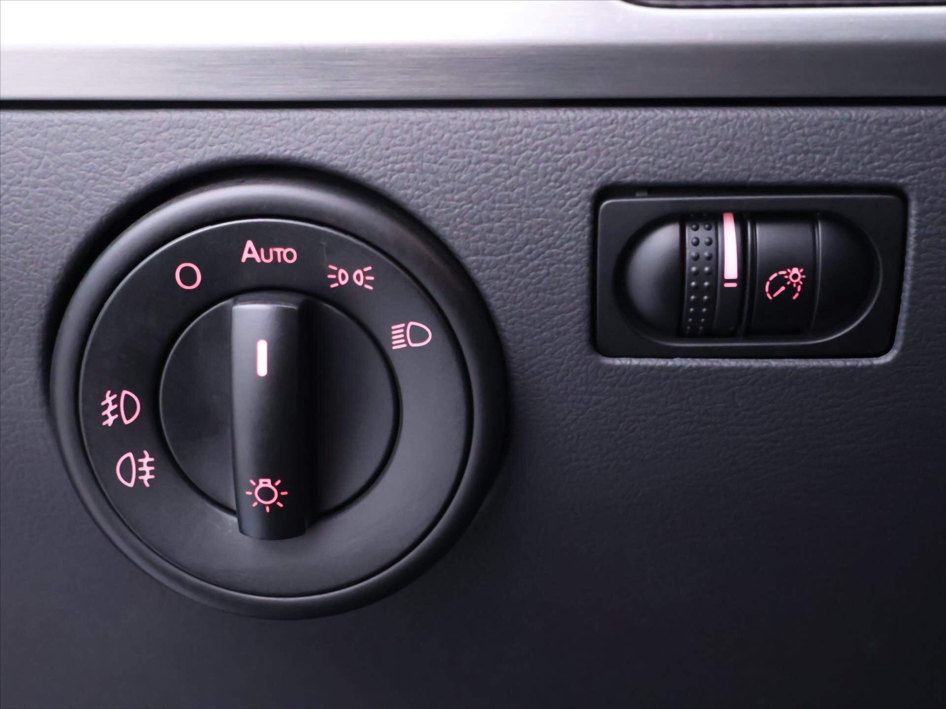 Volkswagen Touareg SUV / Terénní 3,0 l 176 kw