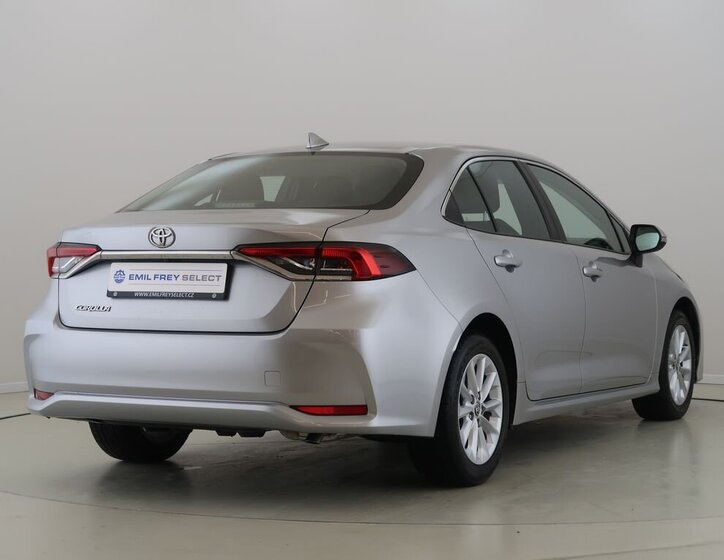 Toyota Corolla Sedan 1,5 l 92 kw