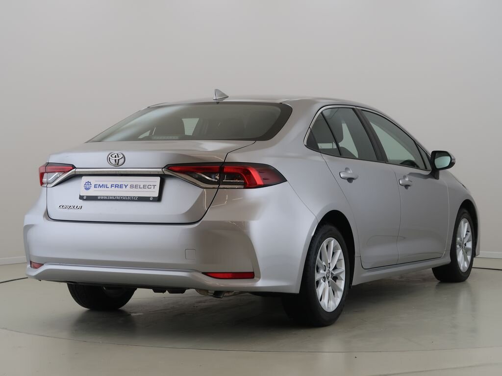 Toyota Corolla Sedan 1,5 l 92 kw