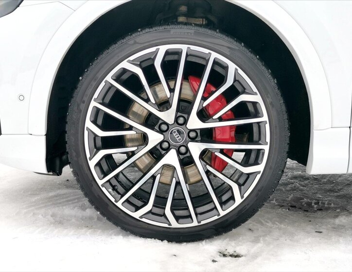 Audi Q8 SUV / Terénní 3,0 l 250 kw