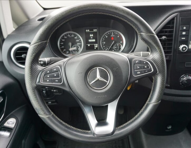 Mercedes-Benz Vito 9
