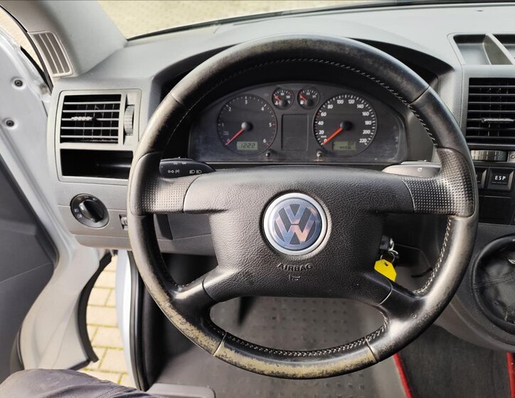 Volkswagen Caravelle Kombi 2,5 l 96 kw