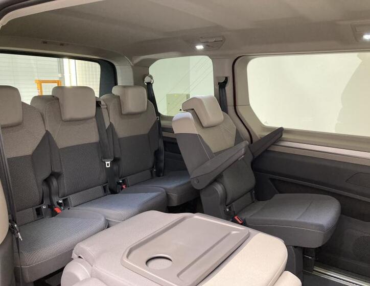 Volkswagen Multivan 10