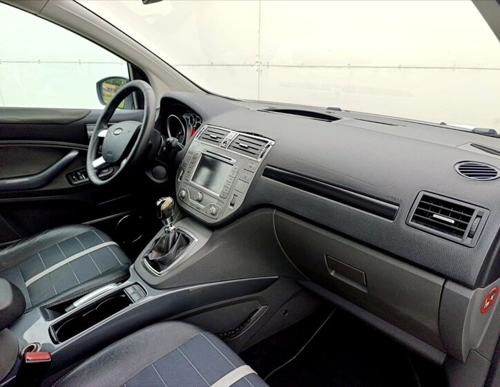 Ford Kuga SUV 2,0 l 120 kw