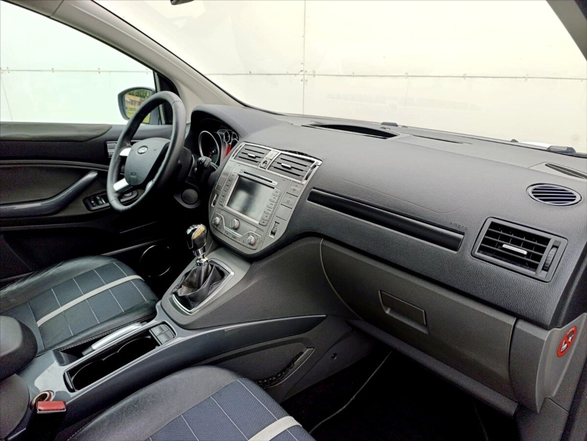 Ford Kuga SUV 2,0 l 120 kw