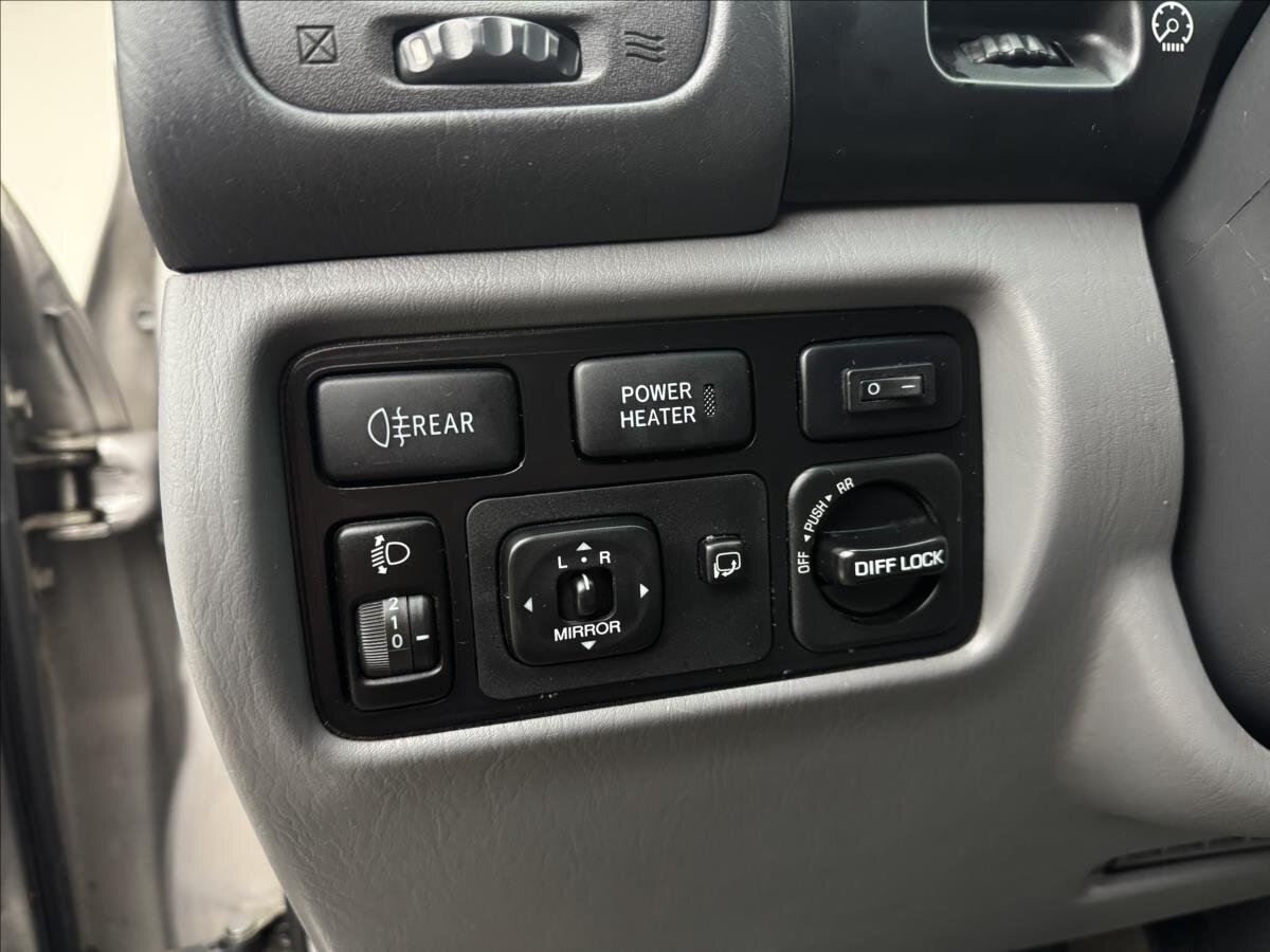 Toyota Land Cruiser SUV / Terénní 4,2 l 150 kw