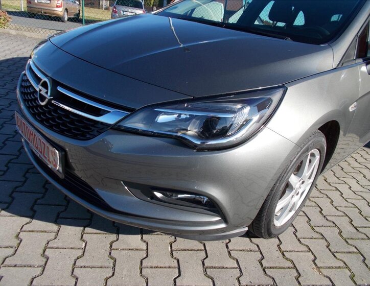 Opel Astra 6