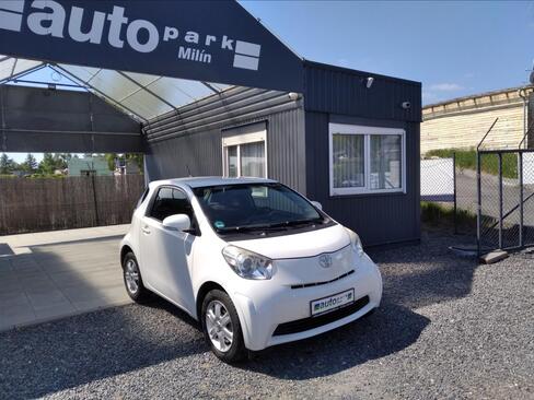 Toyota iQ