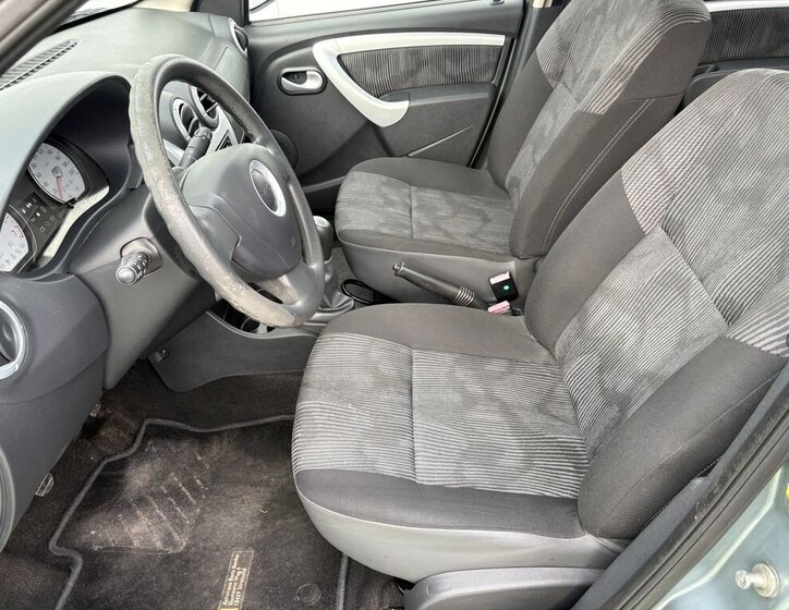 Dacia Sandero Hatchback 1,6 l 64 kw