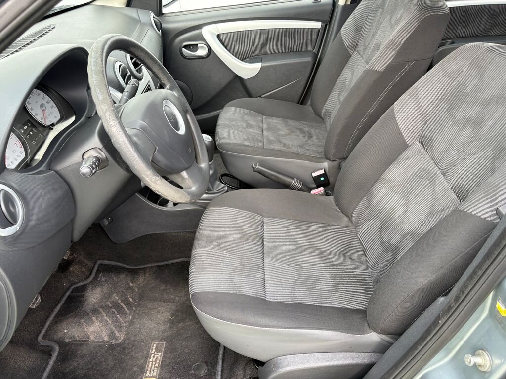 Dacia Sandero Hatchback 1,6 l 64 kw