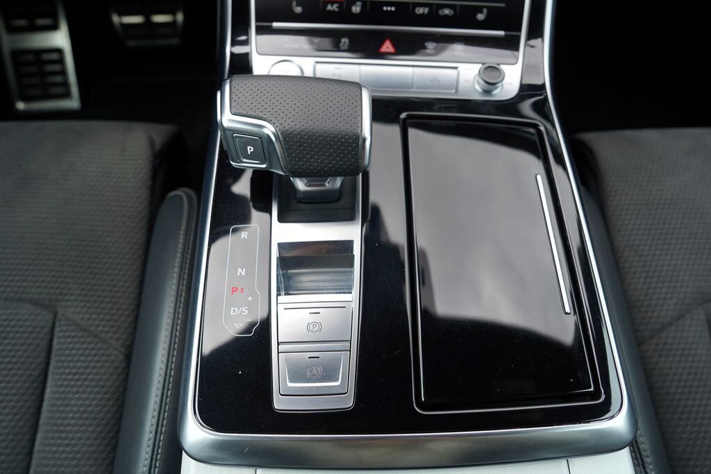 Audi Q8 SUV / Terénní 3,0 l 250 kw
