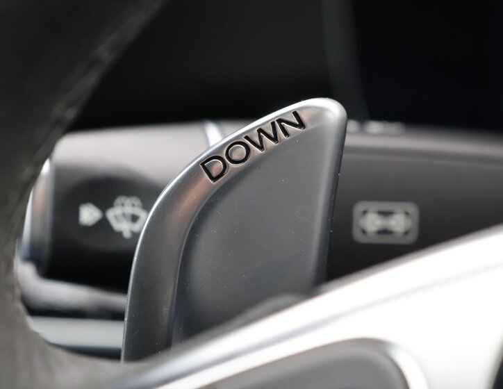 Mercedes-Benz Třídy E Sedan 4,0 l 450 kw