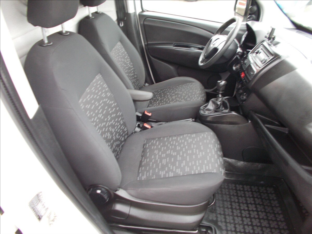 Opel Combo Skříň 1,6 l 77 kw