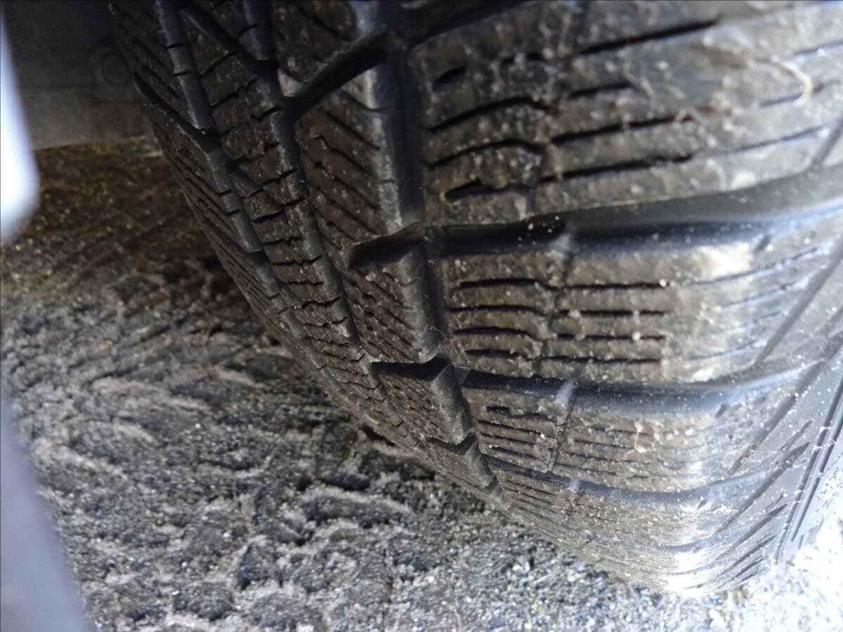 Toyota Auris Hatchback 1,3 l 74 kw