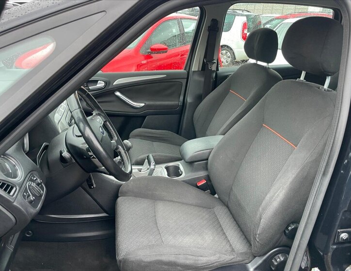 Ford S-MAX MPV 2,0 l 103 kw