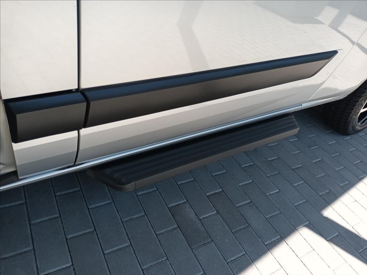 Ford Tourneo Custom VAN-Minibus 2,0 l 96 kw