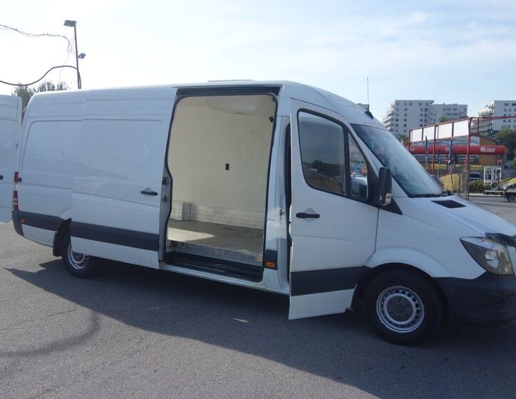 Mercedes-Benz Sprinter 17