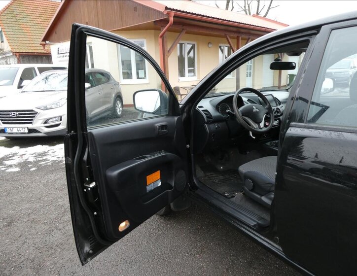 Mitsubishi L200 Pick-up 2,5 l 100 kw