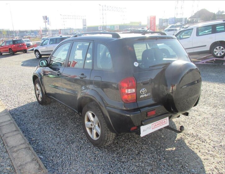 Toyota RAV4 SUV 2,0 l 85 kw