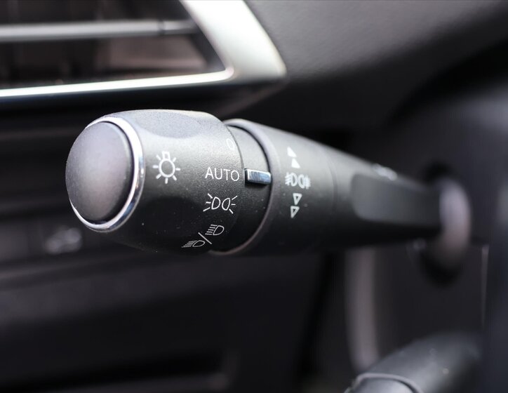 Peugeot 5008 SUV / Terénní 1,2 l 96 kw