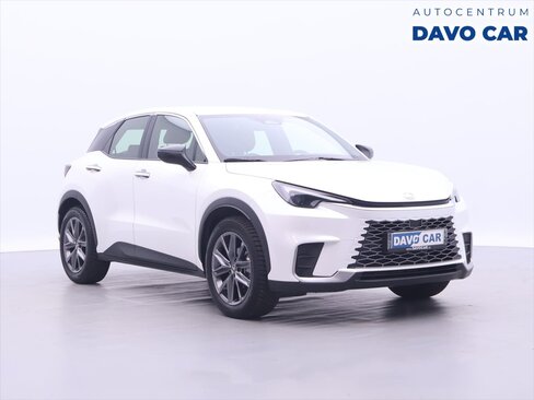 Lexus LBX SUV / Terénní 1,5 l 100 kw