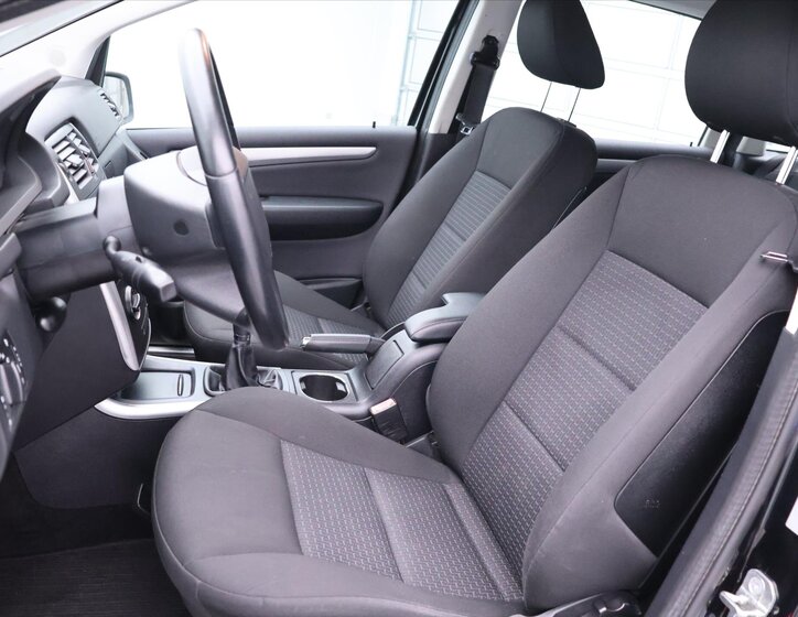 Mercedes-Benz Třídy B Hatchback 1,5 l 70 kw