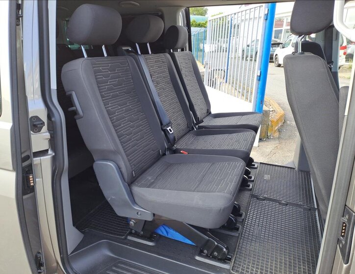 Volkswagen Caravelle 8