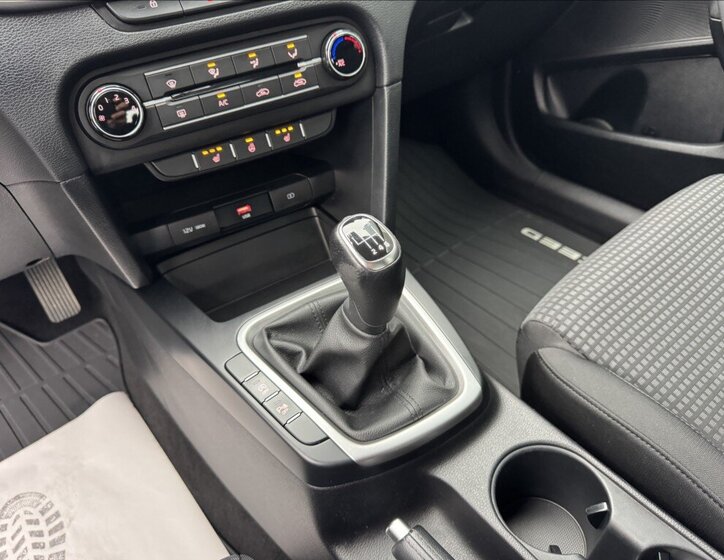 KIA Ceed Hatchback 998,0 73 kw