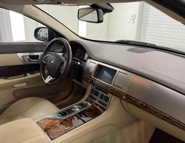 Jaguar XF Kombi 3,0 l 202 kw