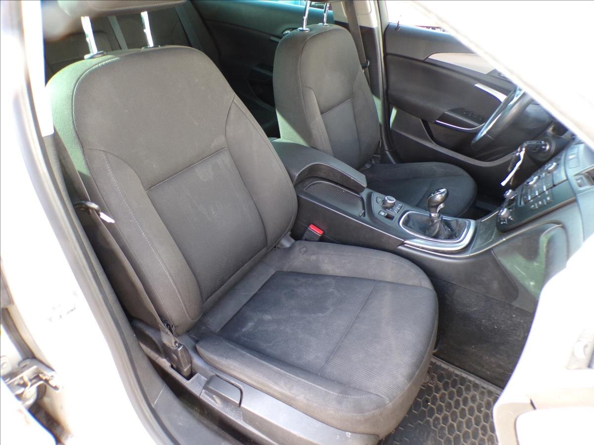 Opel Insignia Hatchback 2,0 l 118 kw