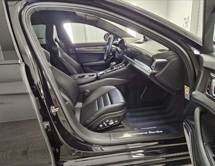 Porsche Panamera Kombi 4,0 l 404 kw