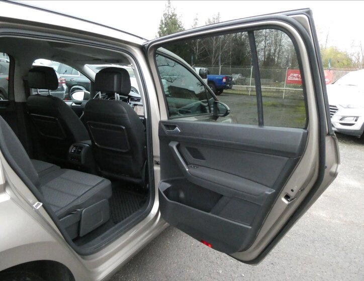 Volkswagen Touran 25