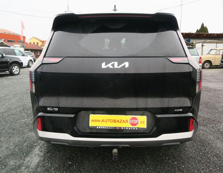 KIA EV9 5