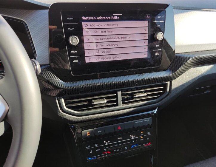 Volkswagen T-Cross 11