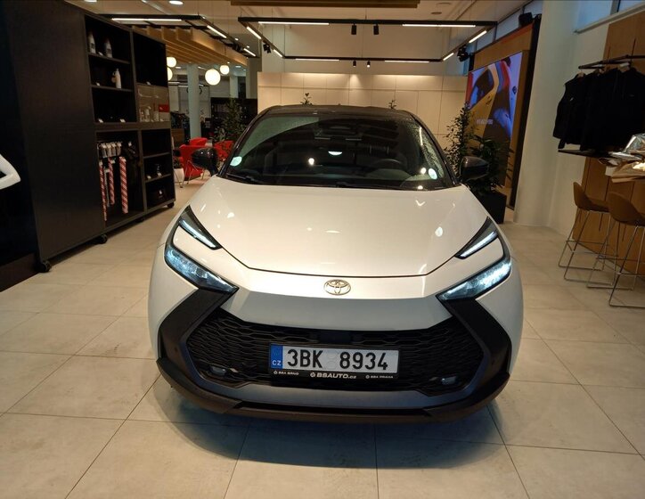 Toyota C-HR SUV 1,8 l 103 kw