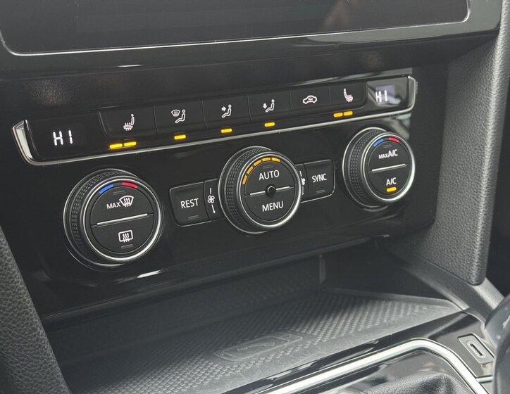 Volkswagen Passat Kombi 1,5 l 110 kw