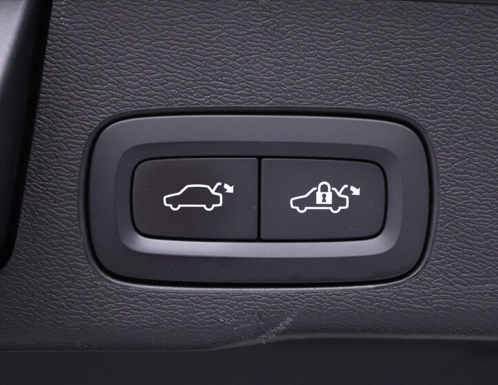 Volvo XC60 SUV / Terénní 2,0 l 173 kw