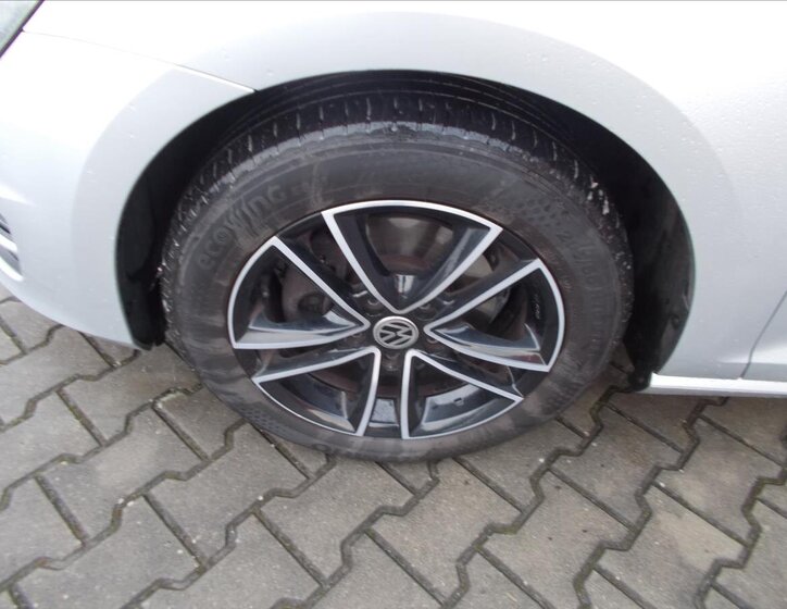 Volkswagen Golf Hatchback 1,6 l 77 kw