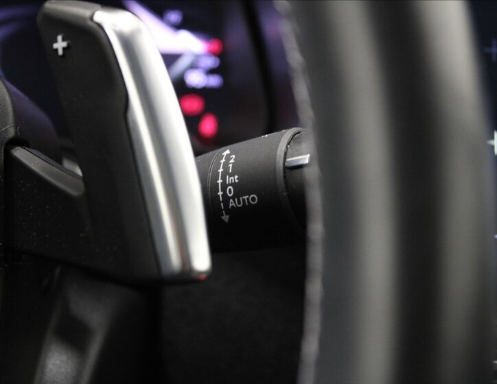 DS Automobiles DS7 Crossback SUV 1,6 l 221 kw