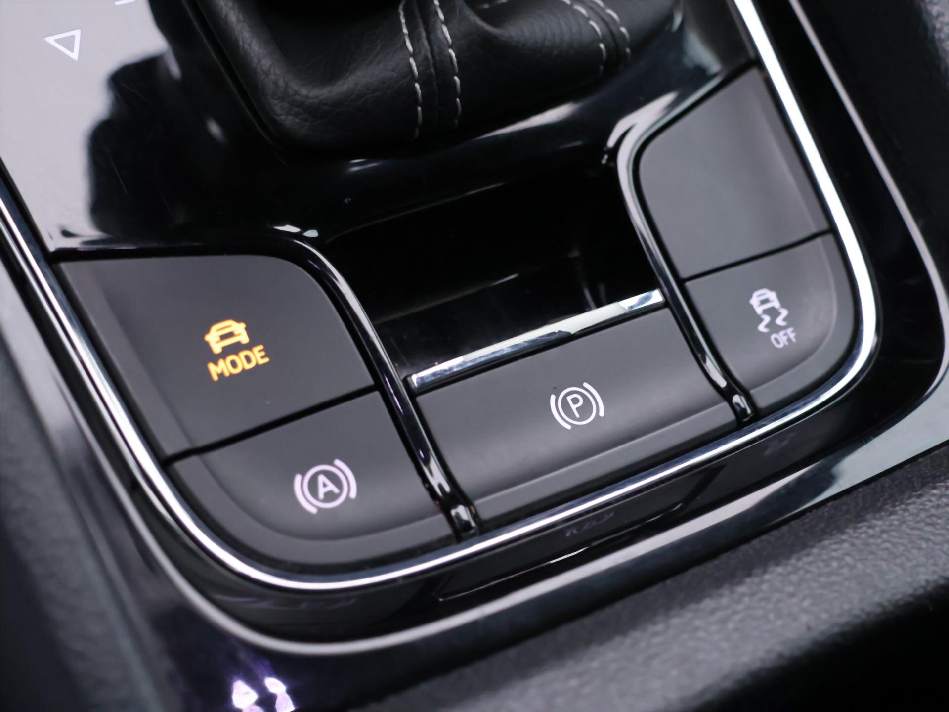 Škoda Karoq SUV / Terénní 1,5 l 110 kw