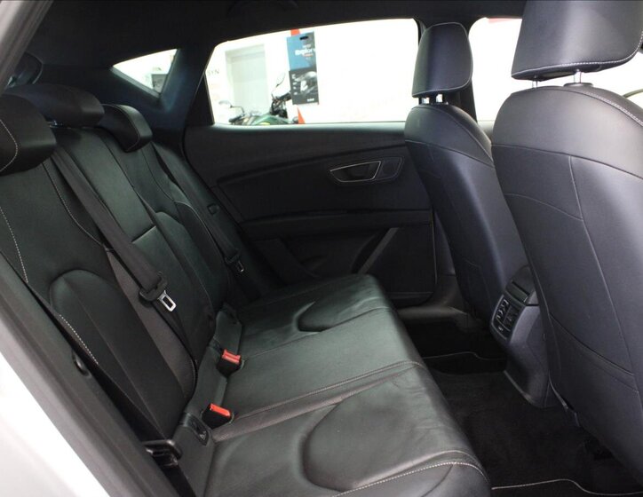 Seat Leon Hatchback 2,0 l 195 kw