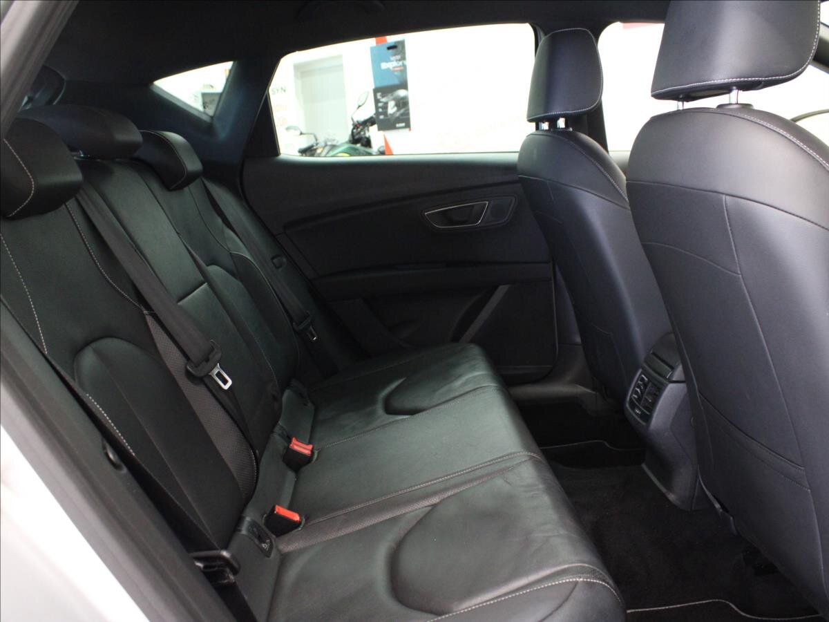 Seat Leon Hatchback 2,0 l 195 kw