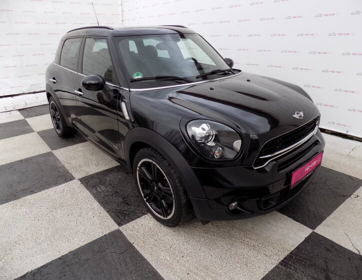 Mini Countryman 6