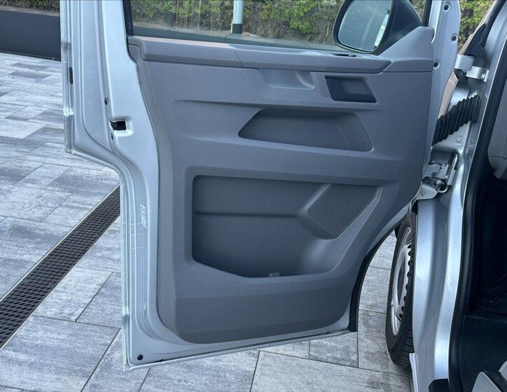 Volkswagen Transporter Skříň 2,0 l 110 kw