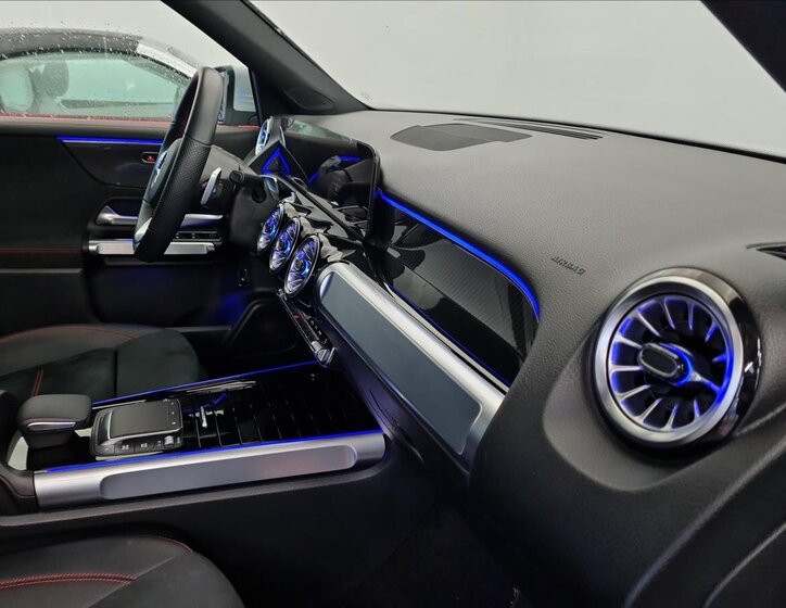 Mercedes-Benz GLB SUV 1,3 l 120 kw