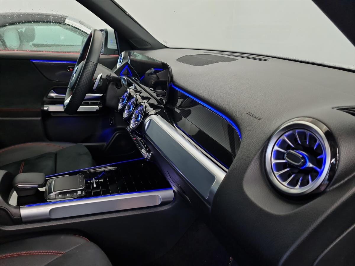Mercedes-Benz GLB SUV 1,3 l 120 kw