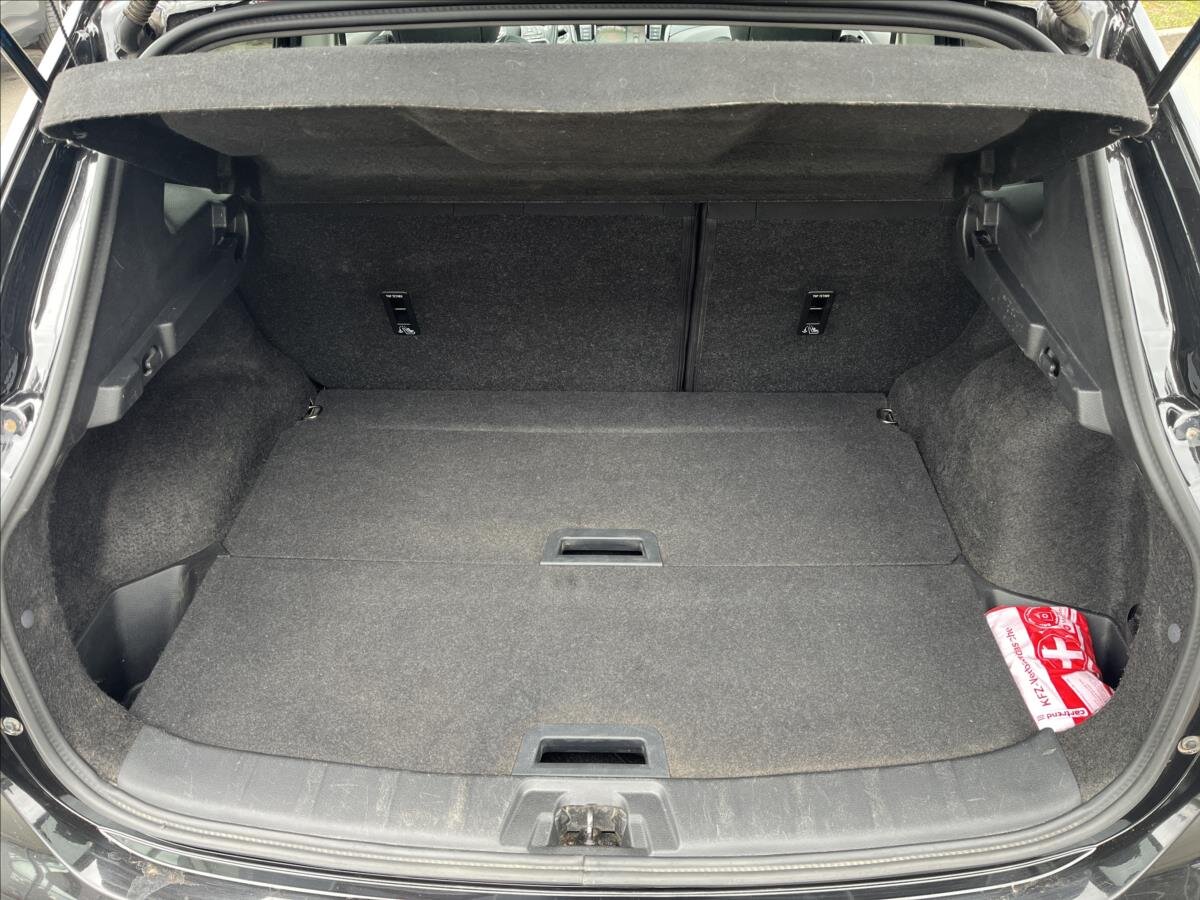 Nissan Qashqai SUV / Terénní 1,3 l 103 kw