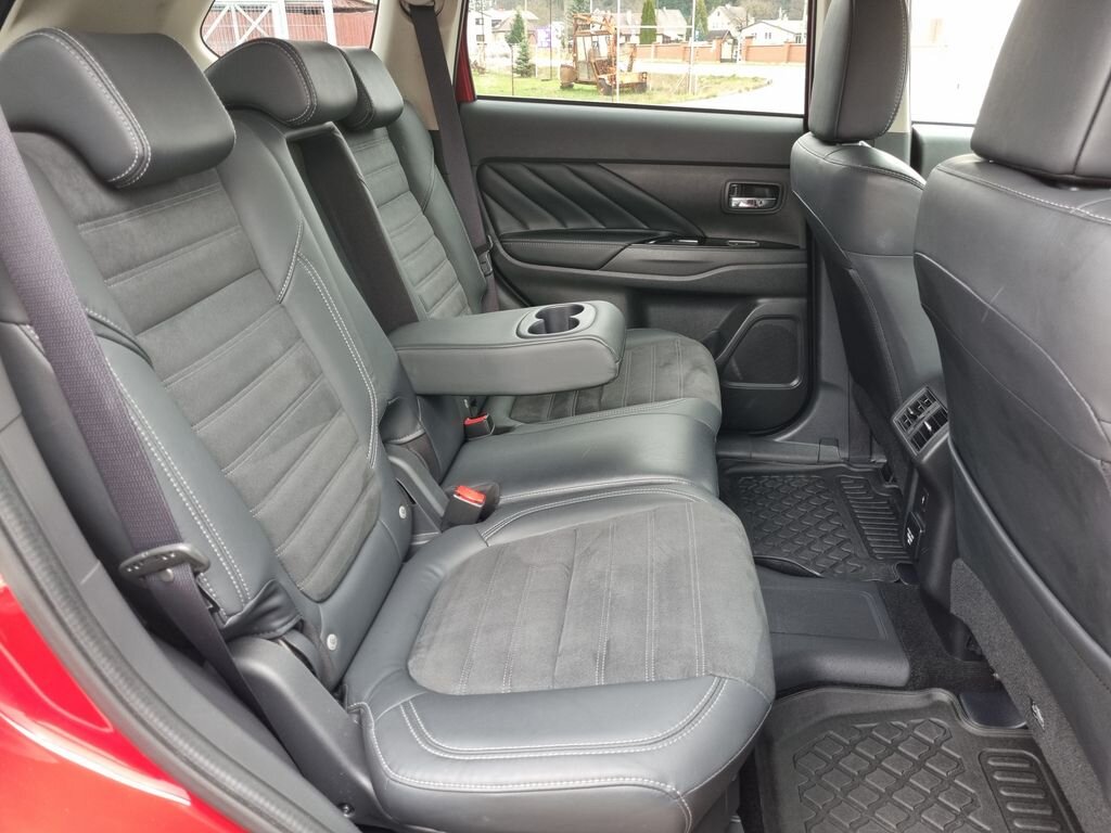 Mitsubishi Outlander SUV / Terénní 2,4 l 165 kw