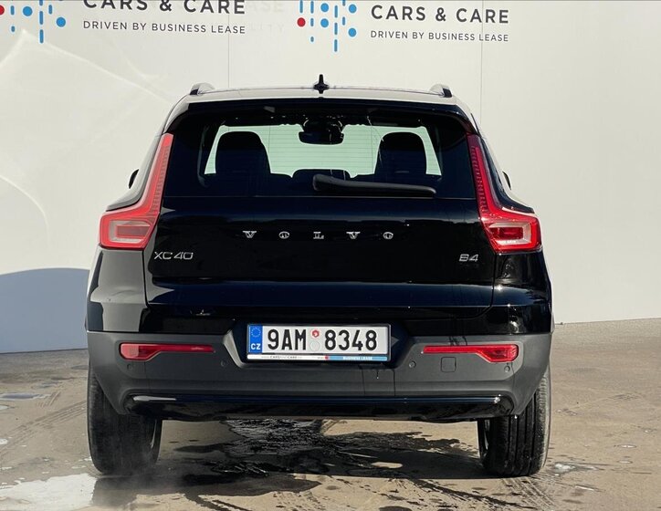 Volvo XC40 SUV / Terénní 2,0 l 145 kw
